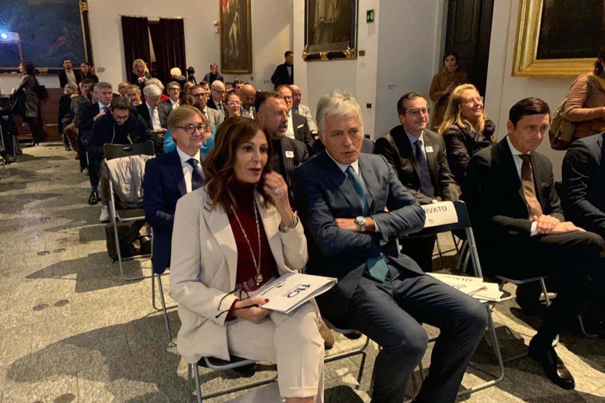 Daniela Santanchè e Franco Gattinoni all'Assemblea annuale di Fto Dalle low cost alla digitalizzazione: il futuro delle agenzie viaggi Daniela Santanché e Franco Gattinoni all'Assemblea annuale di Fto Dalle low cost alla digitalizzazione: il futuro delle agenzie viaggi