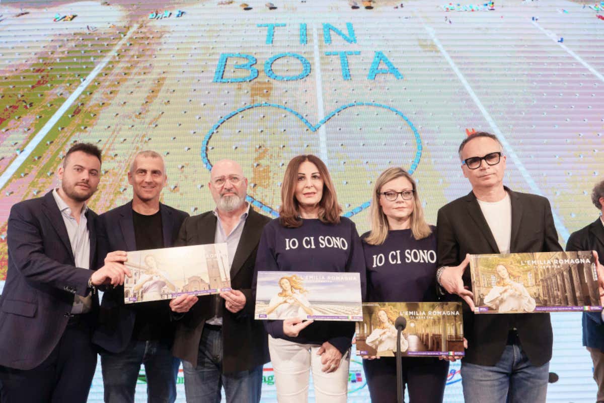 Da sinistra: il sindaco di Imola, Marco Panieri, il presidente di Visit Romagna e indaco di Rimini, Jamil Sadegholvaad, il Presidente della Regione, Stefano Bonaccini, la Ministra Daniela Santanchè, la presidente e ad di Enit, Ivana Jelini e l’Assessore regionale al Turismo, Andrea Corsini Spiagge e hotel in Romagna tutto è già pronto per i turisti