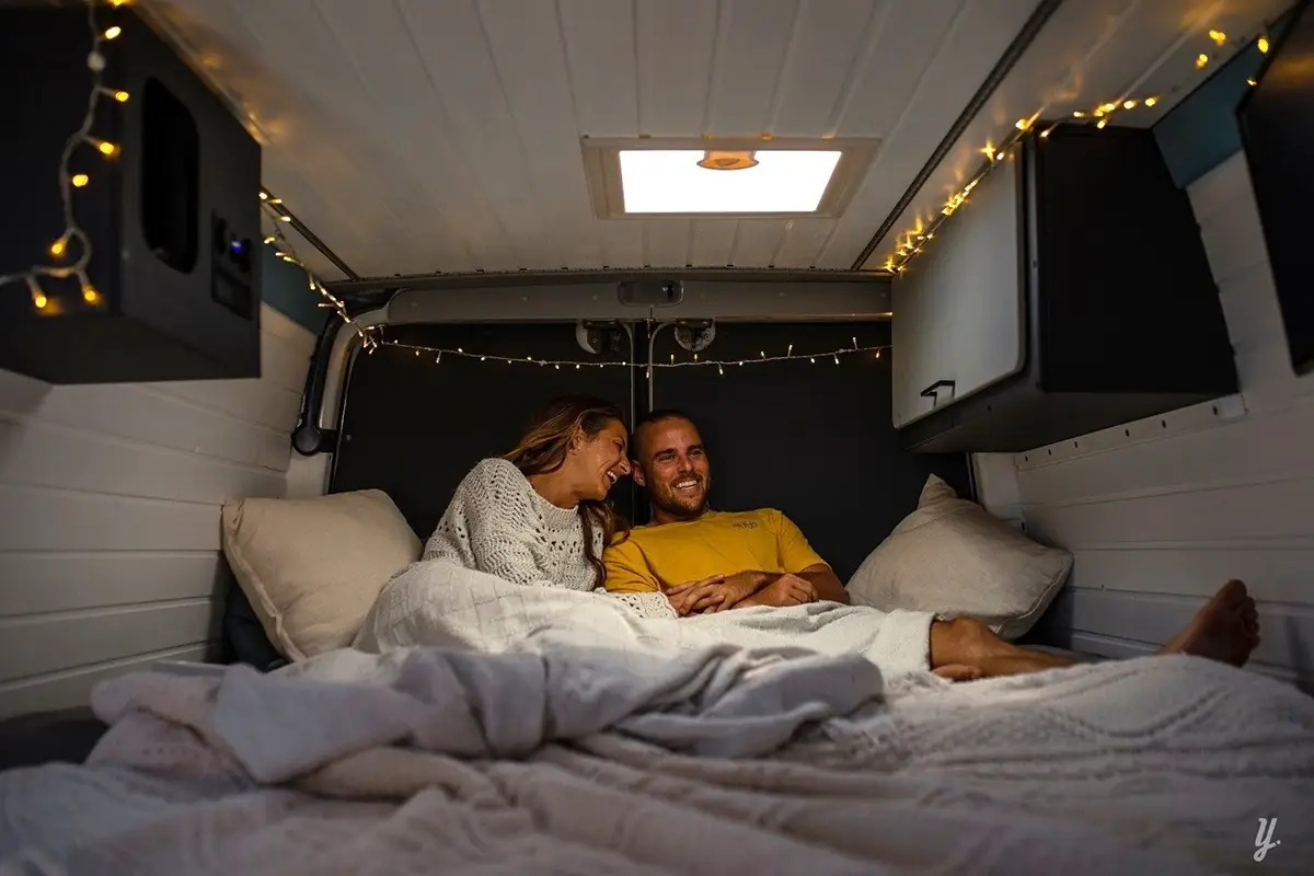 Per le coppie che vogliono vivere un San Valentino alternativo Due cuori e un camper: 5 itinerari per un San Valentino on the road