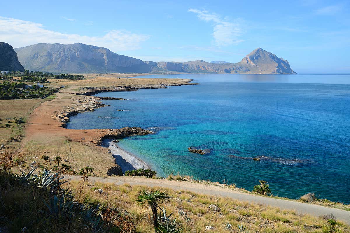 Baia Santa Margherita, tra Macari e Castelluzzo, ed il porticciolo A San Vito lo Capo, ci si può sposare in spiaggia Baia Santa Margherita, tra Macari e Castelluzzo, ed il porticciolo A San Vito lo Capo, ci si può sposare in spiaggia