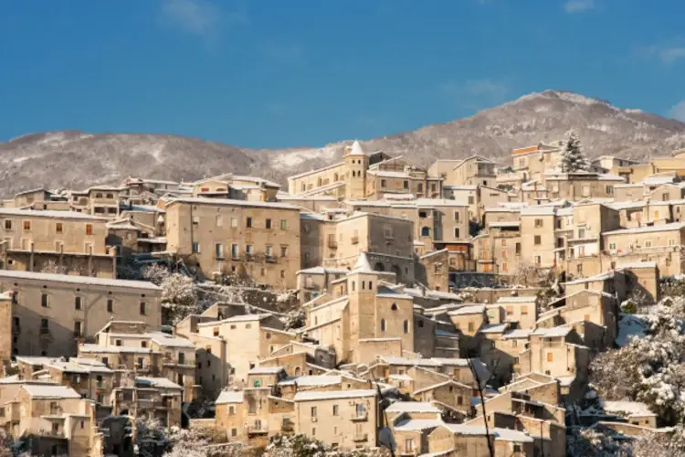 Saracena in Calabria, fonte: Associazione Nazionale Città del Tartufo La bellezza di Saracena in Calabria e del suo tartufo uncinato