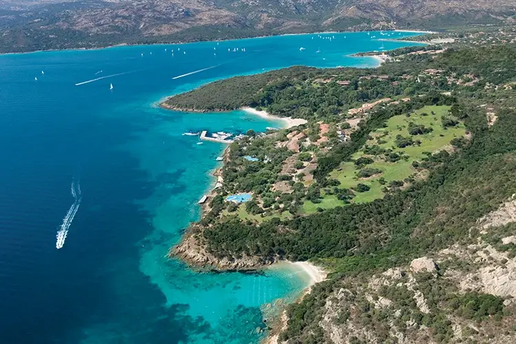 La Sardegna si conferma met&agrave; ambita Vacanze da vip in Sardegna? Ecco la nuova Penthouse Suite