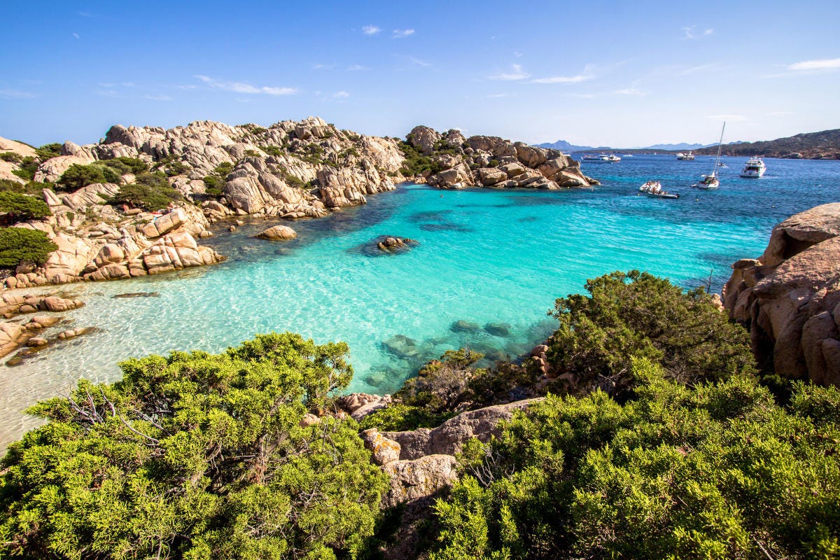 chi può offrire un mare come quello della Sardegna? Turismo, il Sud può ripartire subito Ma serve allungare la stagione