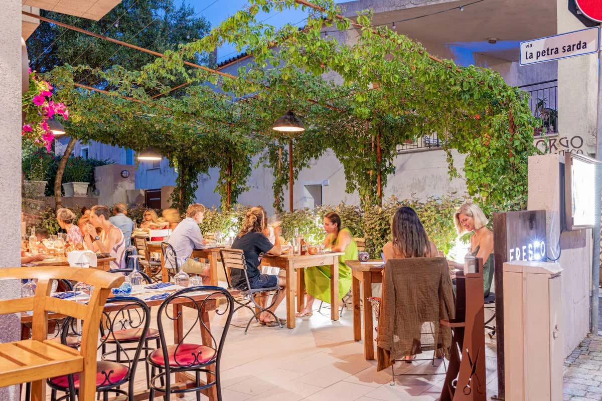 In Costa Smeralda tra resort e ristoranti da vivere anche in autunno