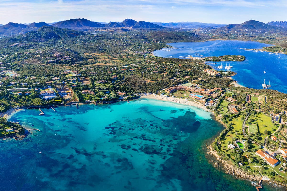 Il lusso della Costa Smeralda: resort e ristoranti da vivere anche in autunno