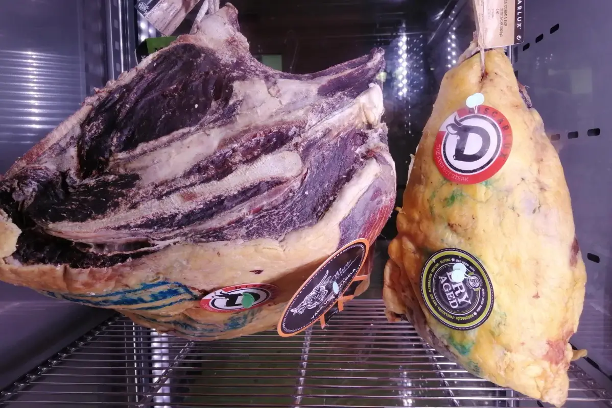 La carne alla base della proposta di Sark&ograve;s Sark&ograve;s, carni da tutto il mondo in piazzetta a Roma