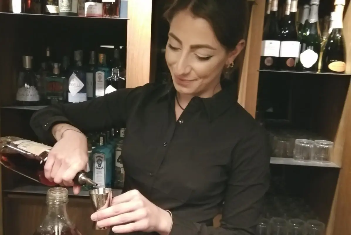 Drink inediti in abbinamento Sark&ograve;s, carni da tutto il mondo in piazzetta a Roma