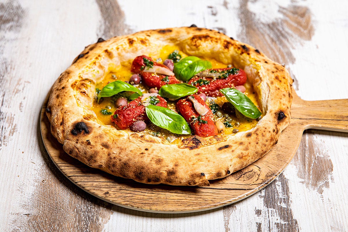 La pizza Ammiraglia Pizzeria di Sasà Martucci, la pizza dal cuore verde