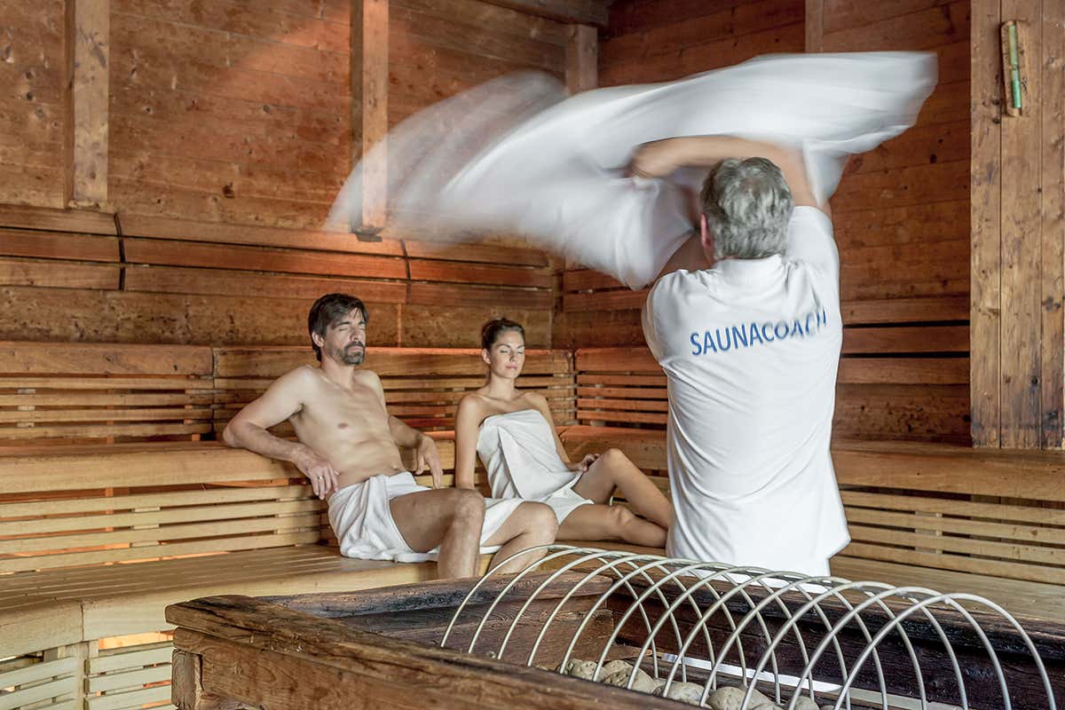 Il sauna coach dell'Aqua Dome Valle dell’Ötztal, estate in montagna tra mummie, bici e agenti segreti