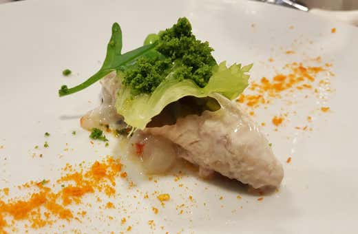 Triglia e gamberi di Gallipoli con spicy burrata di Andria