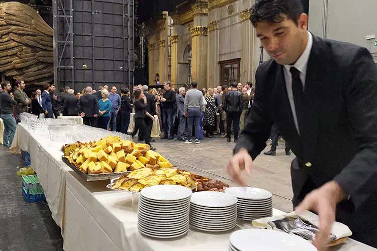 Alla Prima del Teatro alla Scala vincono lirica ed enogastronomia