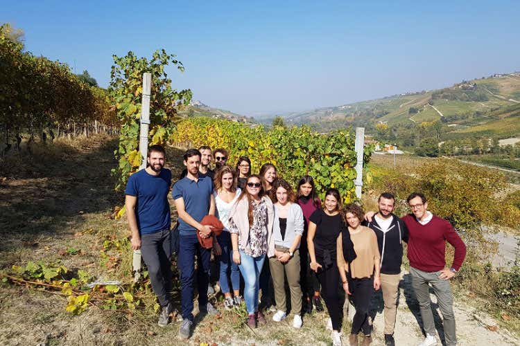 (Gli scarti delle cantine diventano oggetti di design) (Gli scarti delle cantine diventano oggetti di design)