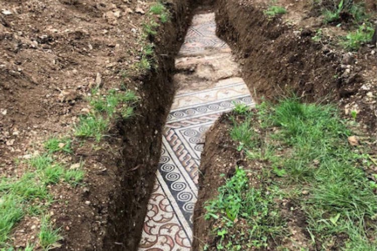 Uno scorcio dei reperti trovati in provincia di Verona - Negrar, sotto i vigneti affiorano mosaici romani del II e III secolo
