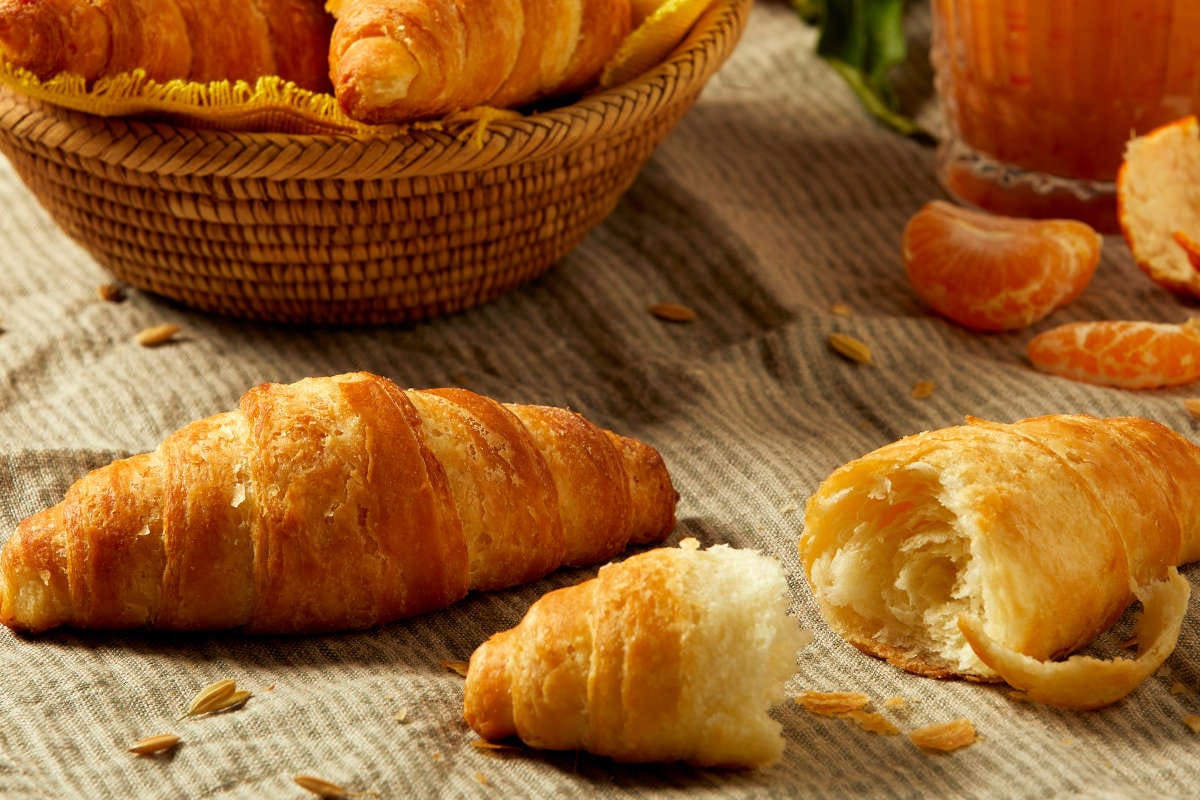 Schär Foodservice, sicurezza e gusto a colazione con il croissant in imballo infornabile