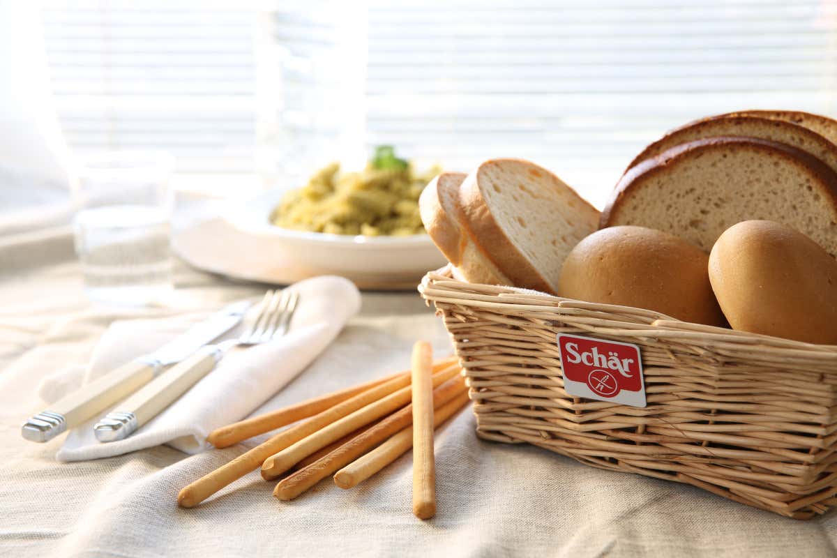 Schär Foodservice propone pane in comode monoporzioni, sia a fette che surgelato in uno speciale imballo infornabile