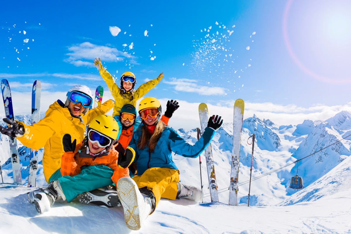 Le offerte di marzo per sciare in famiglia Famiglie in pista: le occasioni da non perdere per sciare a marzo