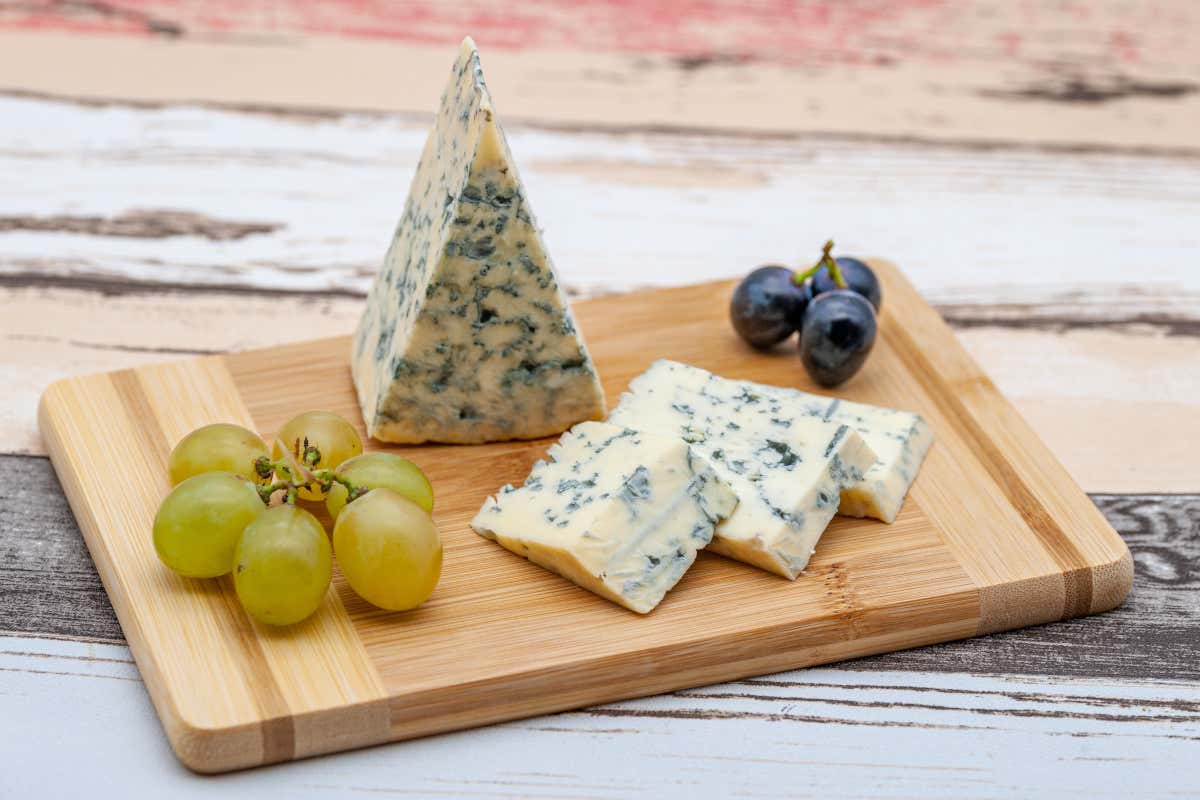 Allarme botulino e latte crudo: ecco perché i formaggi Dop restano sicuri Allarme botulino e latte crudo: ecco perché i formaggi Dop restano sicuri