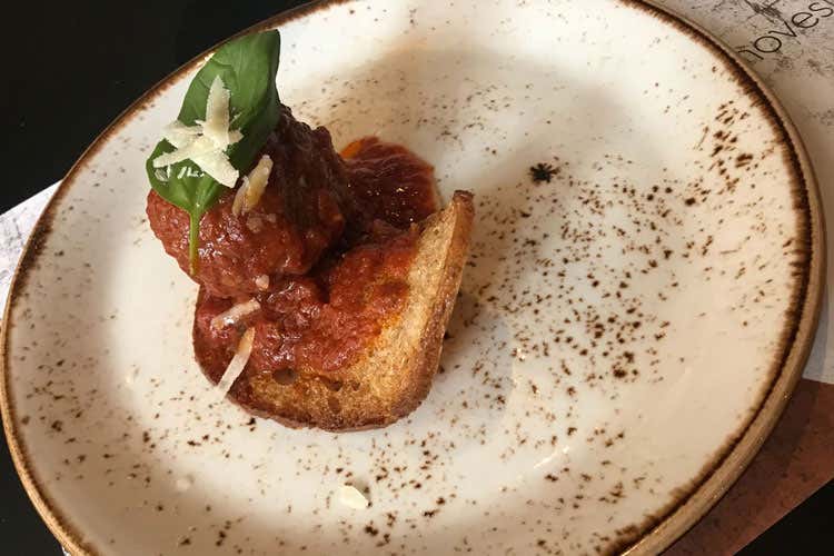 (Sciué - il panino vesuviano Bilancio positivo per il primo triennio) (Sciué - il panino vesuviano Bilancio positivo per il primo triennio)