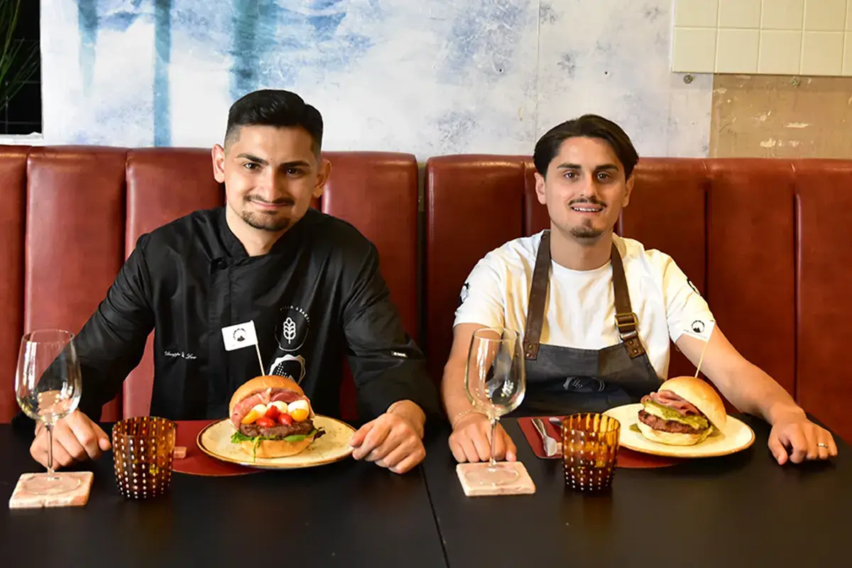 I fratelli Marco e Giuseppe De Luca Sciu&egrave;, il miglior street food campano merita un assaggio