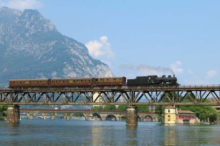 La prossima corsa del Lario Express è fissata per il 6 ottobre (Alla scoperta dei laghi lombardi a bordo di treni d’epoca e piroscafi)