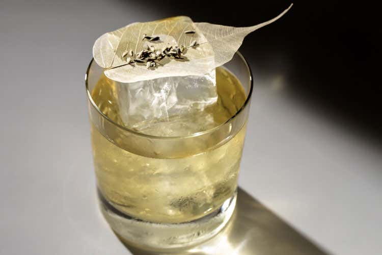 (Le scoperte del Novecento nei drink di Farulla al Baccano)