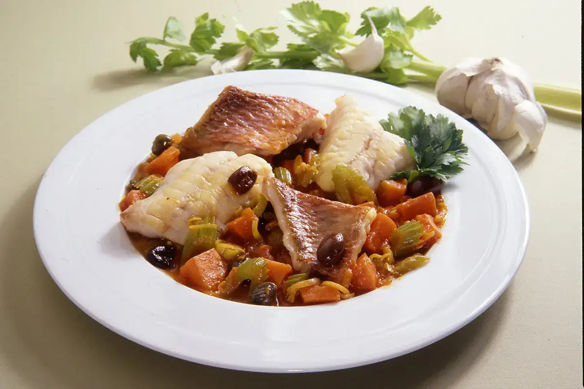 Scorfano alla Provenzale Alla scoperta dello scorfano, ottimo per le zuppe ma non solo