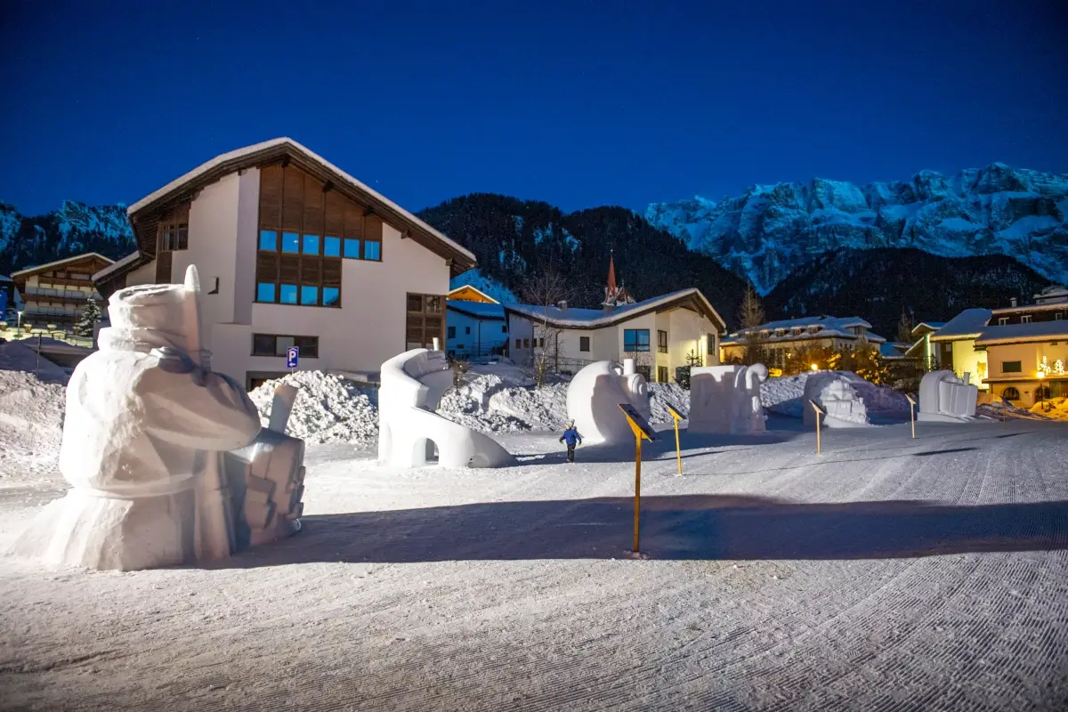 Il tema di quest'anno sar&agrave; dedicato alle personalit&agrave; gardenesi del presente o del passato A Selva di Val Gardena la magia del Concorso di sculture nella neve