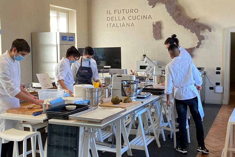 La scuola di cucina - Piedimonte, un pizzaiolo a Sanremo «Sogno di servire Fiorello»