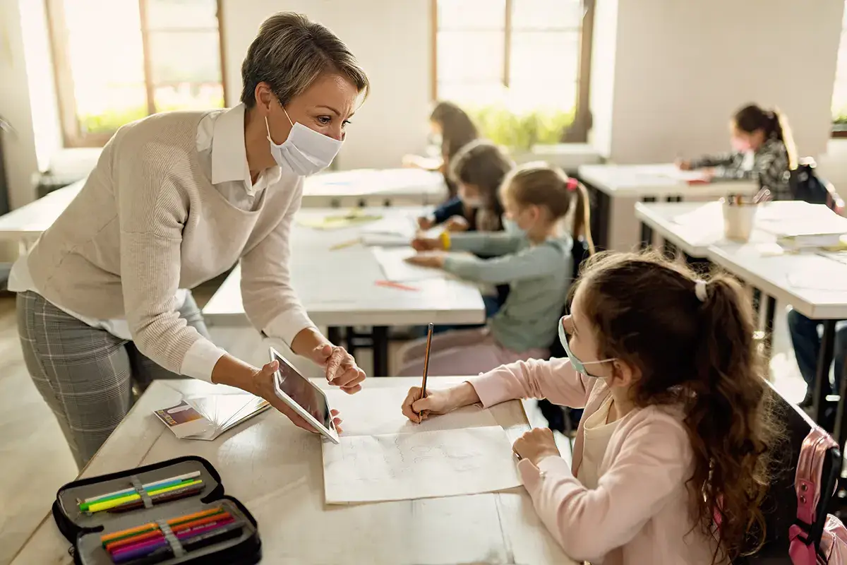 Obbligo di pass per tutto il personale scolastico Scatta il Green pass obbligatorio al lavoro. Ecco tutto quello che c'&egrave; da sapere