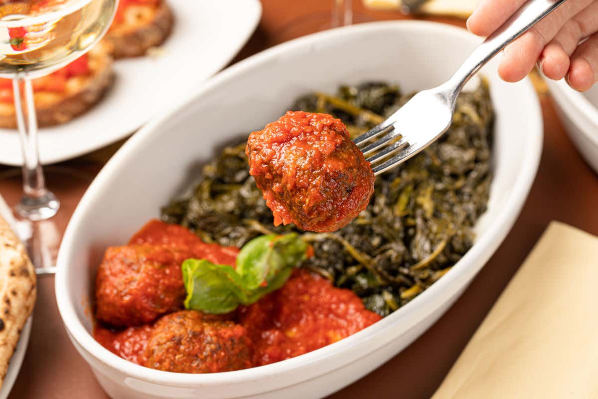 Interessante anche la scelta dei secondi con una menzione d&rsquo;obbligo per le Polpette al rag&ugrave;&nbsp; 