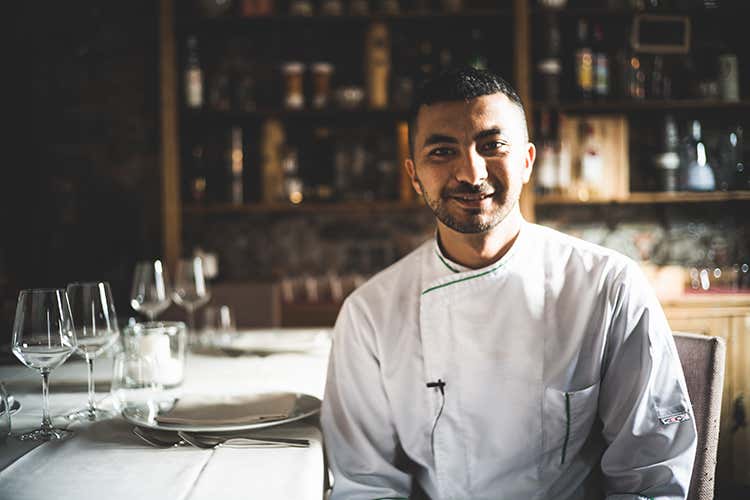 (Sedat Aydilek, cucina mediterranea arricchita dalla gamma Debic) (Sedat Aydilek, cucina mediterranea arricchita dalla gamma Debic)