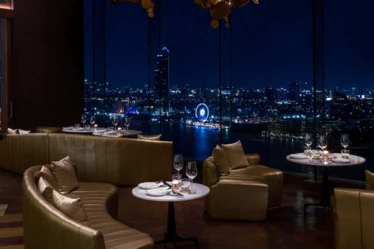 Una cena tra i tetti di Roma in stile portoghese al Seen by Oliver a Palazzo Naiadi