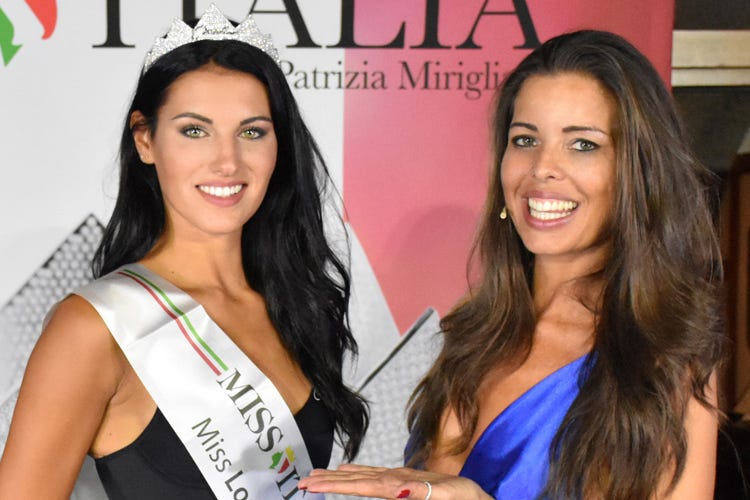 Carolina Stramare con Alessandra Riva, organizzatrice delle serate di Miss Italia in Lombardia  (Il segreto di Miss Italia Spaghetti e 3 litri d’acqua al giorno)
