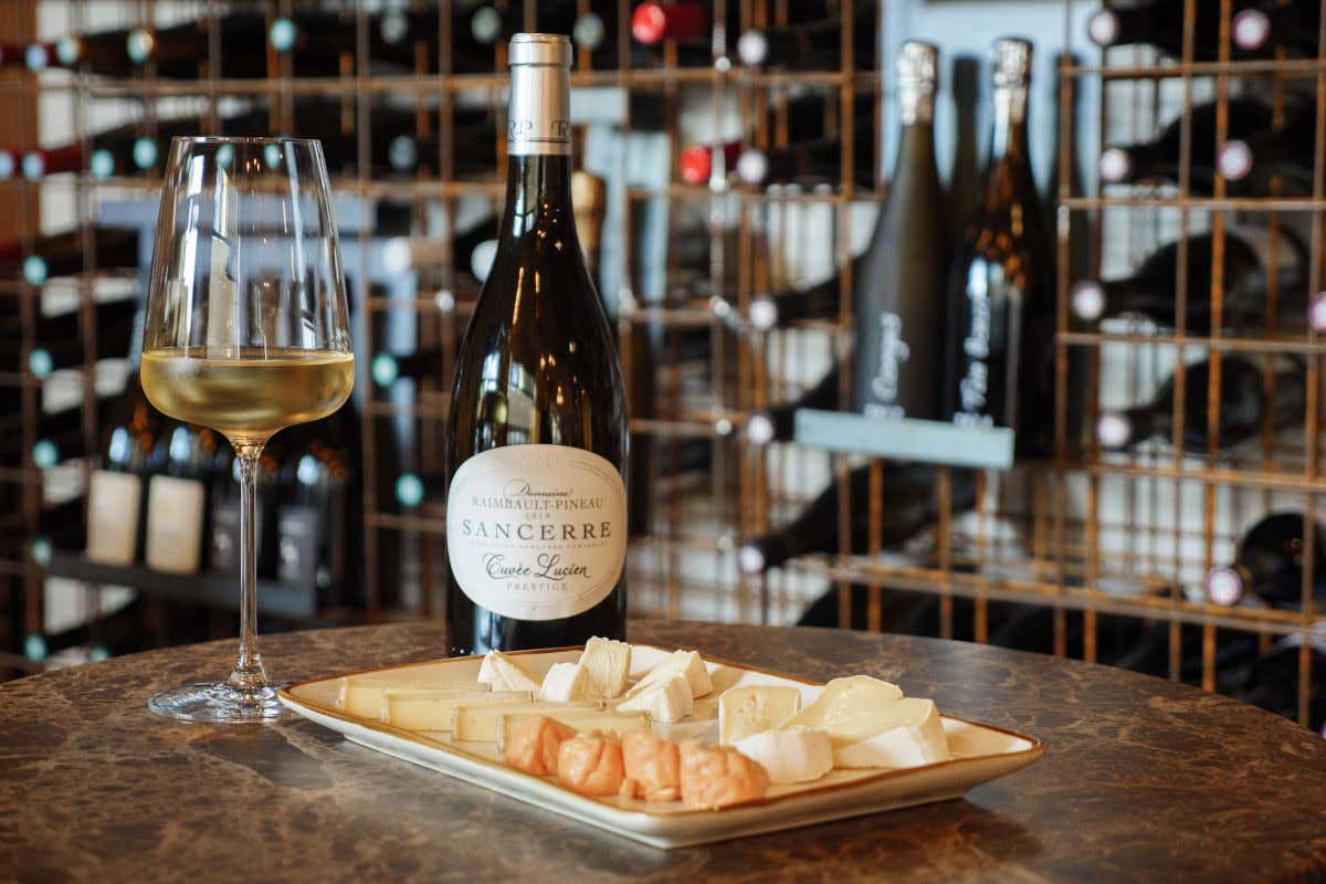 Millésime 1990 offre anche un'esperienza culinaria à la français: nella foto una selezione di formaggi caprini e vaccini  