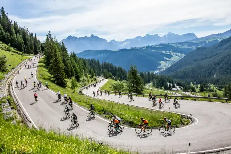 Grande entusiasmo al 15&deg; Sellaronda Bike Day