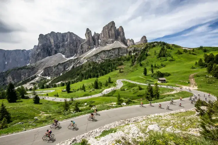 Grande entusiasmo al 15&deg; Sellaronda Bike Day