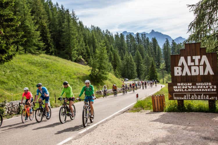 Grande entusiasmo al 15° Sellaronda Bike Day Grande entusiasmo al 15° Sellaronda Bike Day