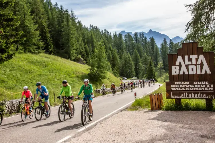 Grande entusiasmo al 15&deg; Sellaronda Bike Day