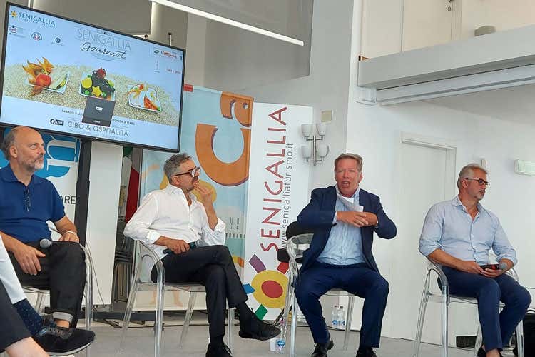 Moreno Cedroni, Mauro Uliassi, Gioacchino Bonsignore - Cuochi e ristoratori  a una voce sola «Avanti insieme e con più umiltà»