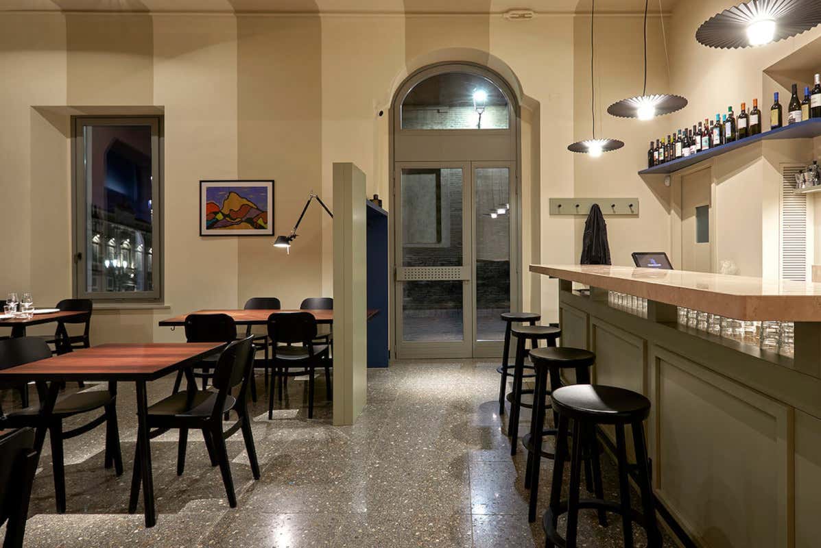 L'interno del locale Mercato Trattoria Pop, a Senigallia un luogo diverso dove regna la carne