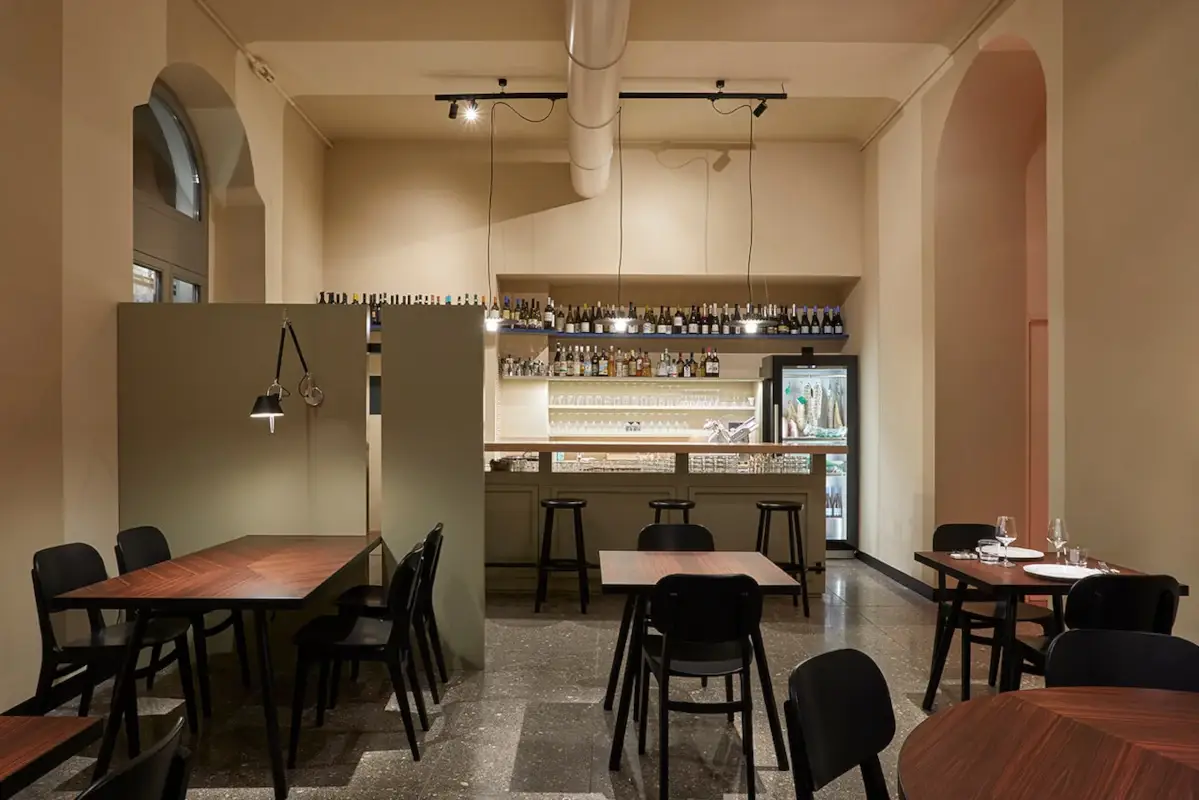 L'interno del locale Mercato Trattoria Pop, a Senigallia un luogo diverso dove regna la carne