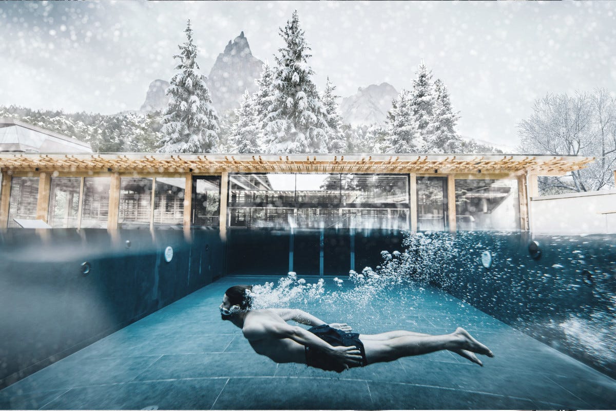 La piscina esterna del Sensoria Dolomites (foto Luca Putzer) Al Sensoria Dolomites il benessere passa attraverso il tatto