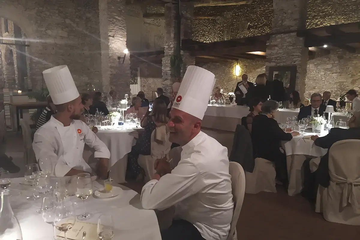 Cena di gala al ristorante Carlo Magno dello chef Beppe Maffioli A Cast Alimenti un premio per la valorizzazione della cucina tradizionale