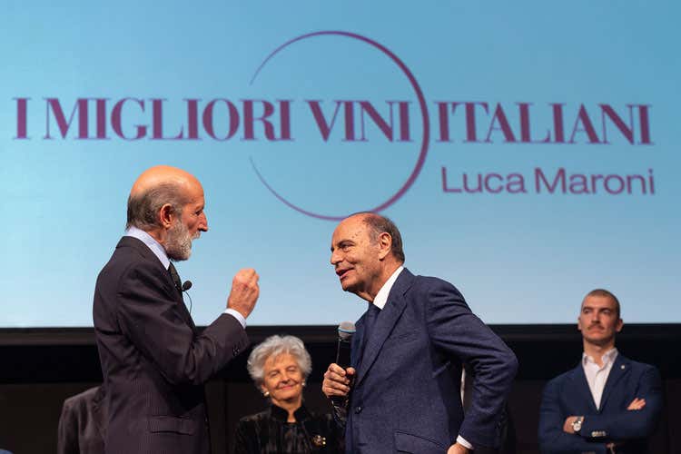 Luca Maroni e Bruno Vespa (Vino, Maroni svela i suoi premiati Giro d&rsquo;Italia tra le eccellenze)
