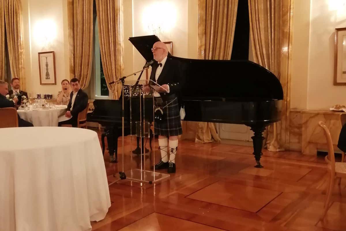 La lettura delle poesie di Robert Burns Cena stellata in ricordo del poeta Robert Burns