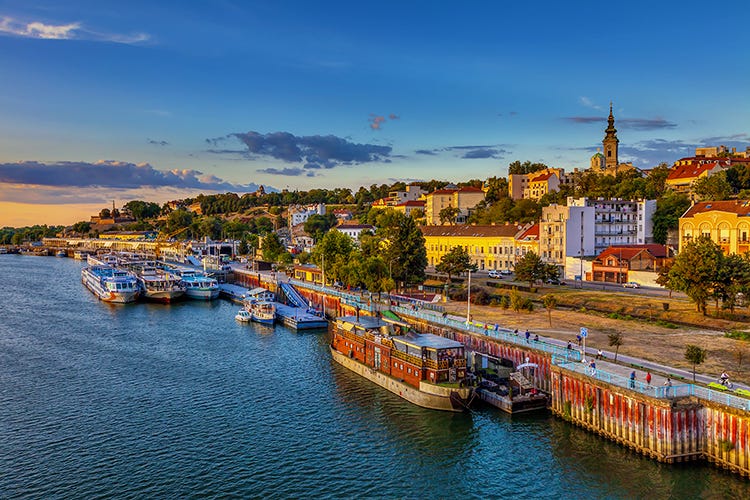 Belgrado Andare all'estero per vaccinarsi La nuova frontiera del turismo