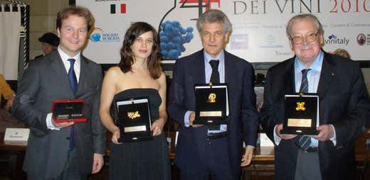 Da sinistra: Alessandro Torcoli, Valentina Cervi, Alain Elkann, Vittorio Vallarino Gancia Da sinistra: Alessandro Torcoli, Valentina Cervi, Alain Elkann, Vittorio Vallarino Gancia