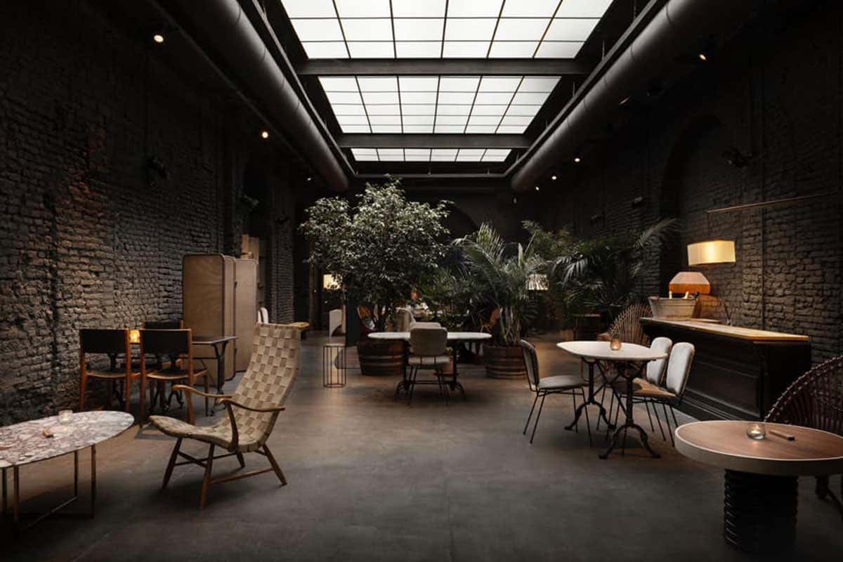 La veranda di Sexième Bistrò Ristoranti, ripresa fredda a Milano Oltre il meteo, dubbi sugli eventi