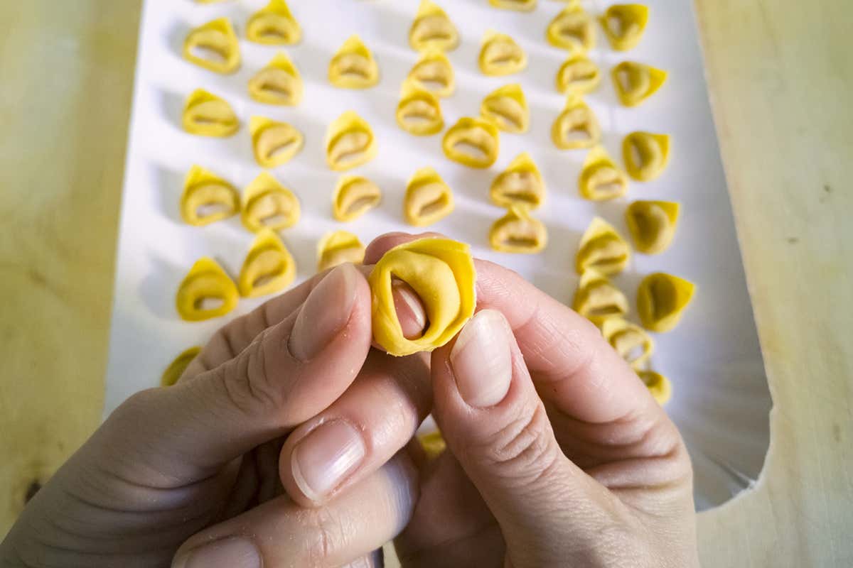 L'arte delle sfogline verso l'Unesco L'arte delle Sfogline nell'Unesco Cuochi e associazioni con Bologna