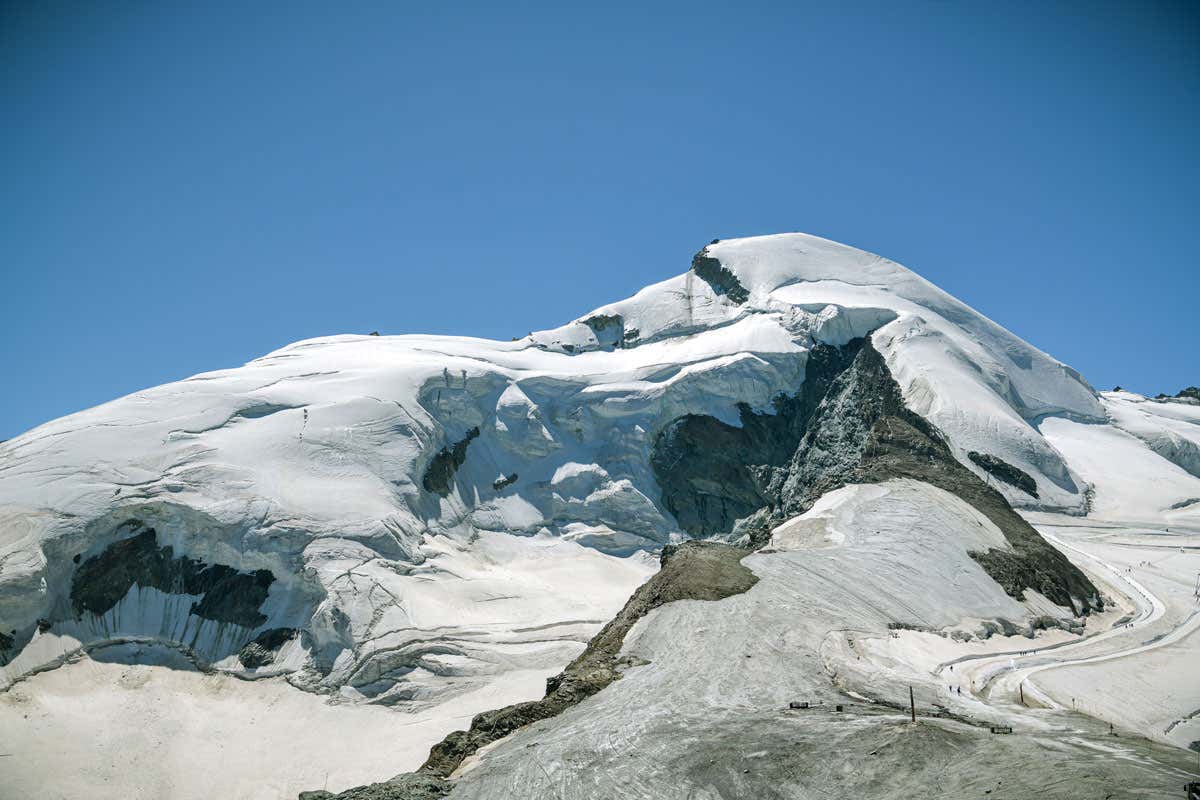 Vacanze attive in Vallese: escursioni, mountain bike e enogastronomia alpina Vacanze attive in Vallese: escursioni, mountain bike e enogastronomia alpina